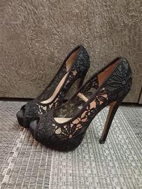 Scarpe Décolleté nere spuntate in pizzo ricamato