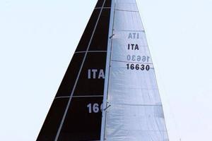 Elan 450 imbarcazione a vela
