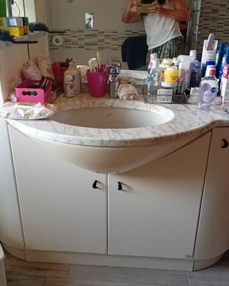 Mobile bagno con specchio