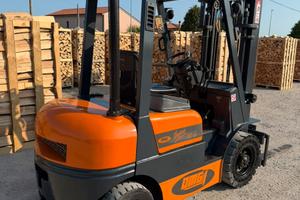 Carrello elevatore diesel OMG 25 D