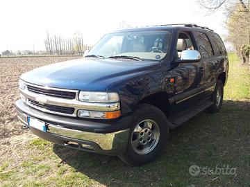 CHEVROLET Tahoe - 2001