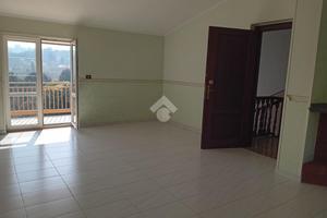 PORZIONE DI BIFAMILIARE A AVELLINO