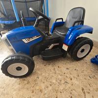 Trattore con rimorchio a batterie