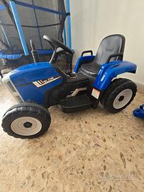 Trattore con rimorchio a batterie