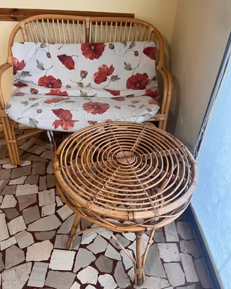 Arredamento in vimini in buono stato