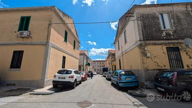 Comodo bilocale oltre accessori in Via Fausto Bufa