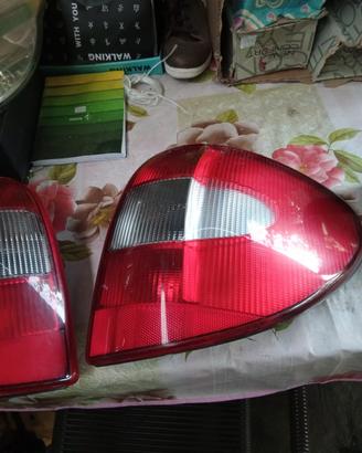 fanali posteriori Chrysler Voyager 4serie 2006