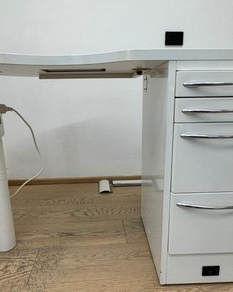 Tavolino / tavolo manicure per estetista