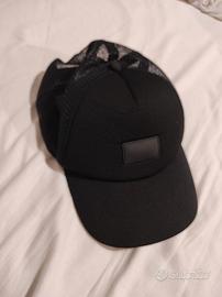 Cappello nero donna con visiera