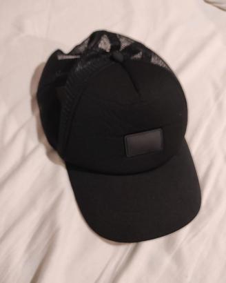 Cappello nero donna con visiera