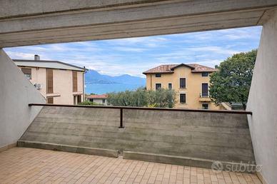 Monolocale con Terrazza Vista Lago a Desenzano d/G