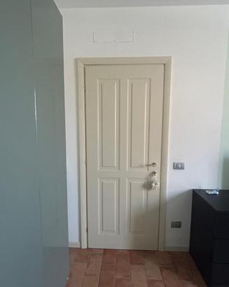 Porta interna legno battente 80x210 RAL1013