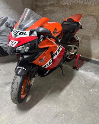 Honda CBR 600 RR Repsol – 2004 – 59.000 km