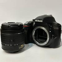 Nikon D3300 con obiettivo 18-55