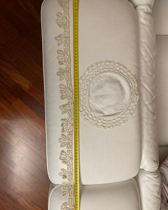 Centrotavola e bordo in pizzo di Cantu'