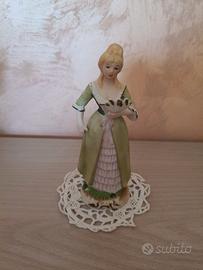 Vecchia statua dama in porcellana "Capodimonte".