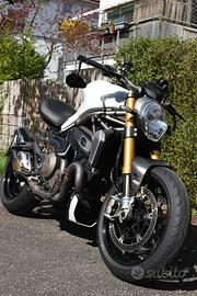Ducati Monster 1200S