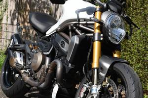 Ducati Monster 1200S