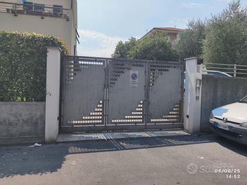 Posto auto in cortile chiuso