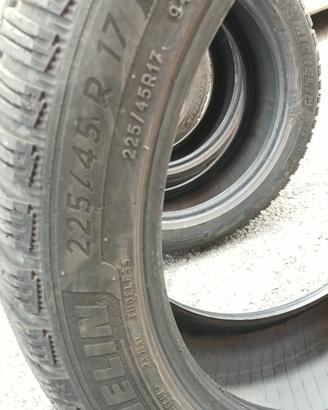 Treno pneumatici invernali Michelin