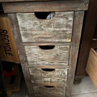 Comodino etnico in legno