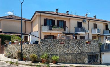 Villetta a Schiera. Località Campo Sportivo