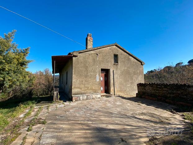 Casa indipendente con terreno a Sessa Cilento