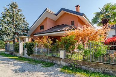 Villa di 164 m² con 5 locali e box auto doppio a N