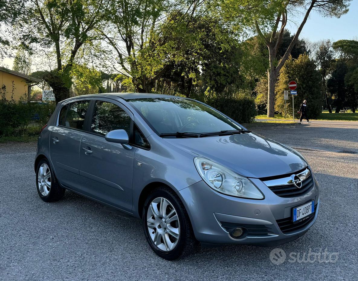 OPEL CORSA 1.2 BENZINA NEOPATENTATI