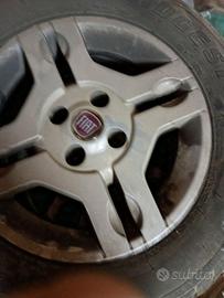4 cerchi in lega fiat con pneumatici estivi