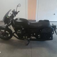 Moto Guzzi V7 Night pack