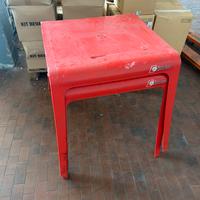 2 tavoli in plastica marchio icnusa