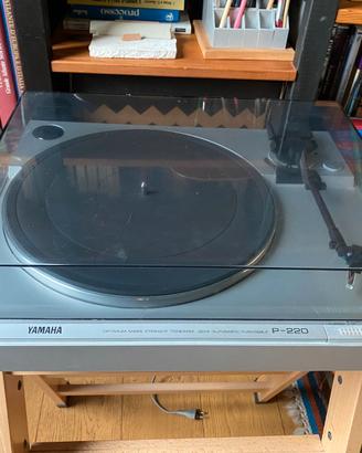 PIATTO PER VINILE YAMAHA P-220 SEMIAUTOMATICO