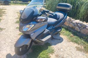 Suzuki Burgman 650 Executive 