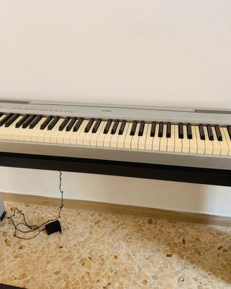 Pianoforte digitale Yamaha P-85S con supporto e pe