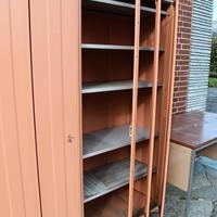 MOBILE IN METALLO CON 2 ANTE