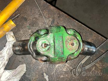 Semiasse corto John Deere RE 70738