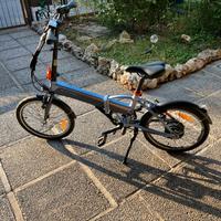 Bici elettrica pieghevole B’Twin Tilt 500