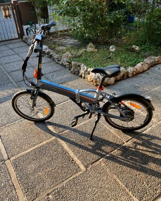 Bici elettrica pieghevole B’Twin Tilt 500