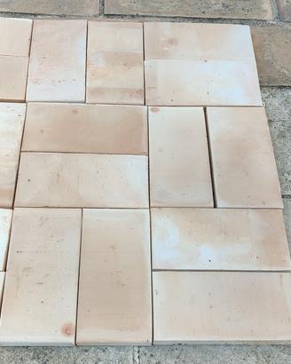 pavimento in cotto chiaro