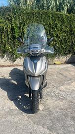Beverly 400