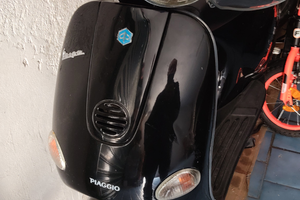 Vespa et4 125