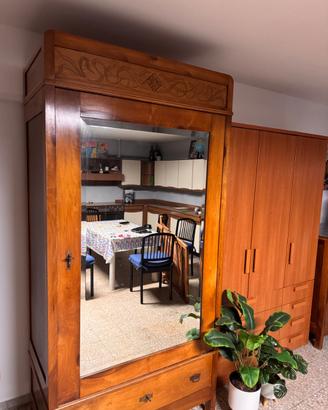 Tris mobili d’epoca inizio 90’