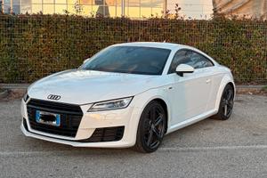 Audi TT  2.0 TFSI S Line