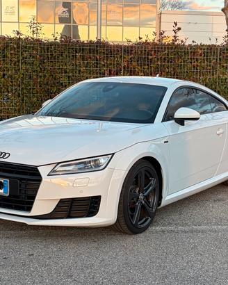 Audi TT  2.0 TFSI S Line