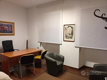 Stanza uso studio/ufficio