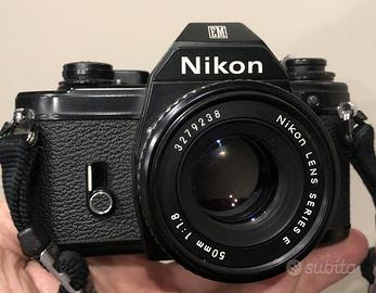 Nikon EM con Nikkor 50mm 1,8