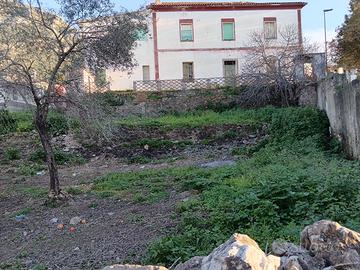 Immobile storico con terreno a galtelli'