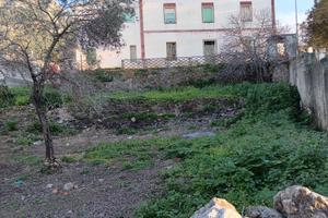 Immobile storico con terreno a galtelli'
