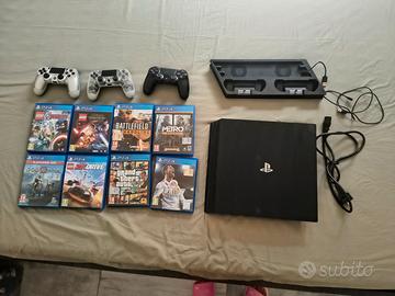 PS4 Pro 1 TB + 3 controller, base raffreddamento,